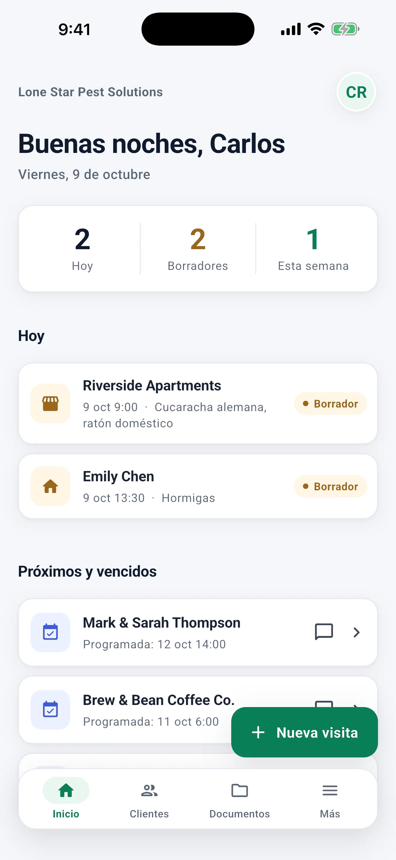 Inicio: visitas de hoy, próximos y vencidos, y las pestañas Inicio, Clientes, Documentos y Más con el botón Nueva visita.